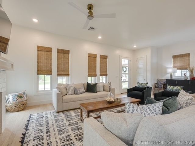 44 Ramble Along Road, Carlton Landing, OK 74432