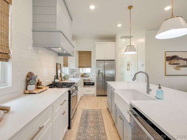 44 Ramble Along Road, Carlton Landing, OK 74432