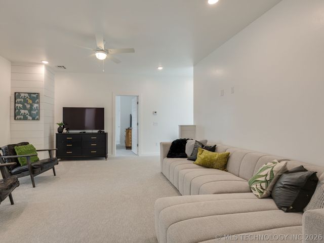 44 Ramble Along Road, Carlton Landing, OK 74432