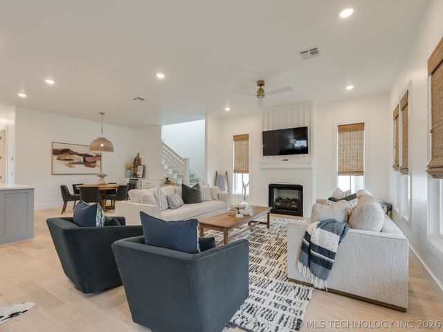 44 Ramble Along Road, Carlton Landing, OK 74432