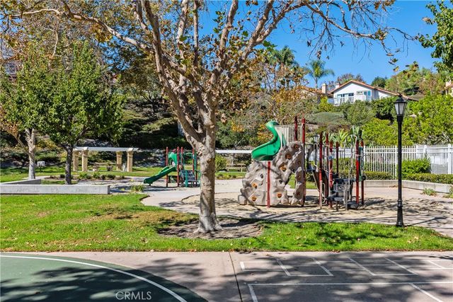 30 San Bonifacio, Rancho Santa Margarita, CA 92688