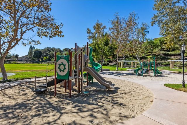 30 San Bonifacio, Rancho Santa Margarita, CA 92688