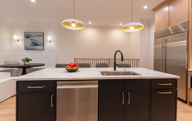 941 N Winchester Avenue 1, Chicago, IL 60622