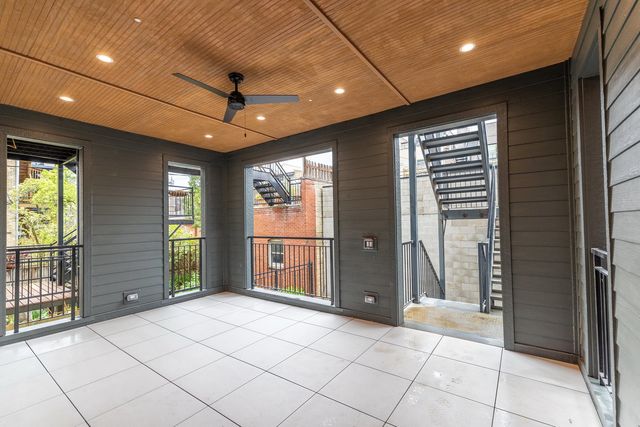 941 N Winchester Avenue 1, Chicago, IL 60622