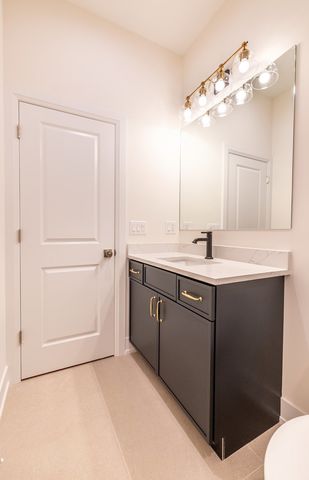 941 N Winchester Avenue 1, Chicago, IL 60622