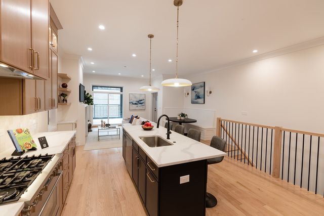 941 N Winchester Avenue 1, Chicago, IL 60622
