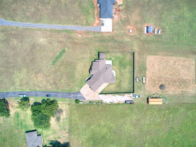 1330 E Silver City Road, Tuttle, OK 73089