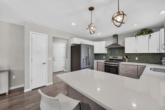 716 Holy Cross Way, Madison, WI 53704