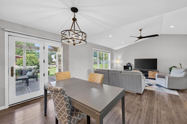 716 Holy Cross Way, Madison, WI 53704