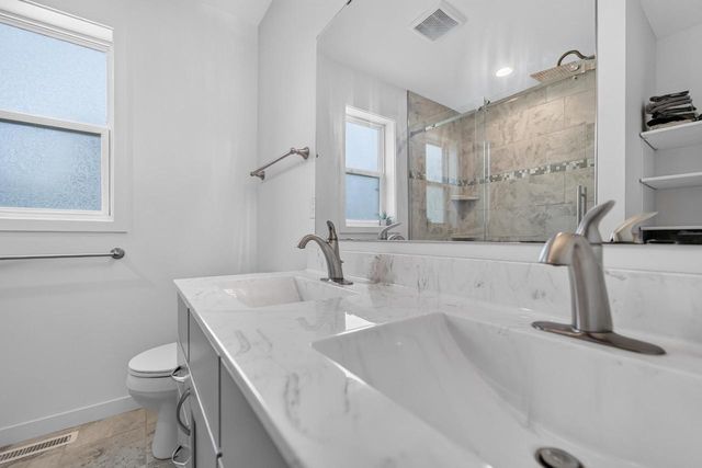 716 Holy Cross Way, Madison, WI 53704