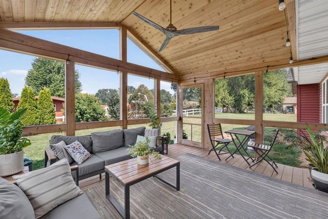 716 Holy Cross Way, Madison, WI 53704