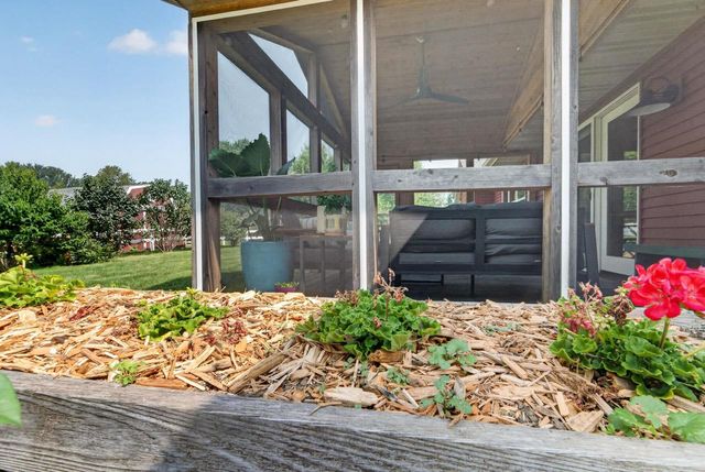 716 Holy Cross Way, Madison, WI 53704