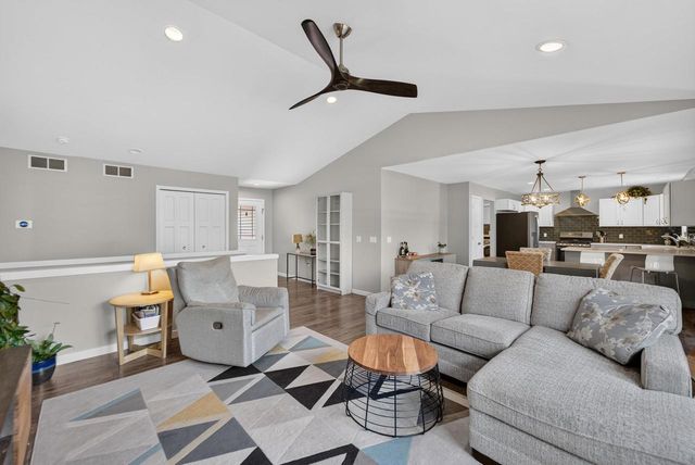 716 Holy Cross Way, Madison, WI 53704
