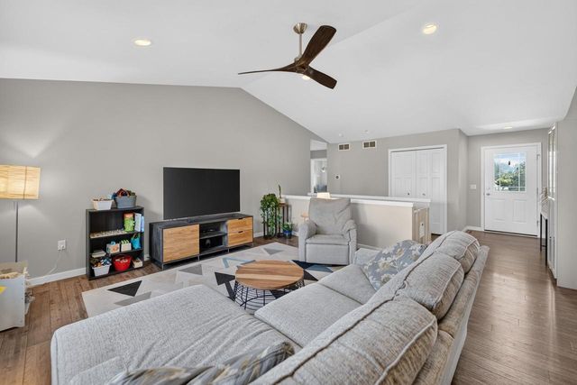 716 Holy Cross Way, Madison, WI 53704