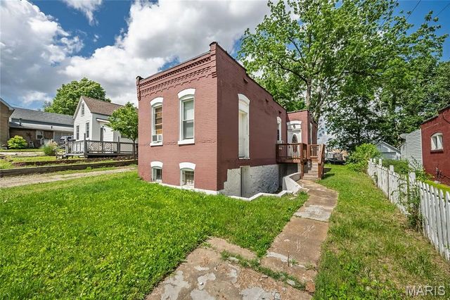 211 Weiss Avenue, St Louis, MO 63125