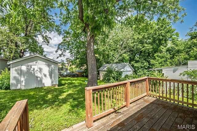 211 Weiss Avenue, St Louis, MO 63125