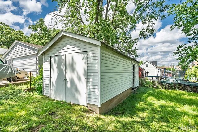 211 Weiss Avenue, St Louis, MO 63125