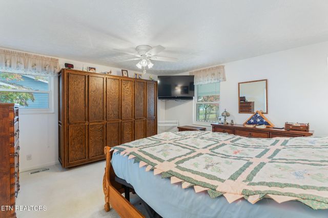 668 Raccoon Valley Rd, Maynardville, TN 37807