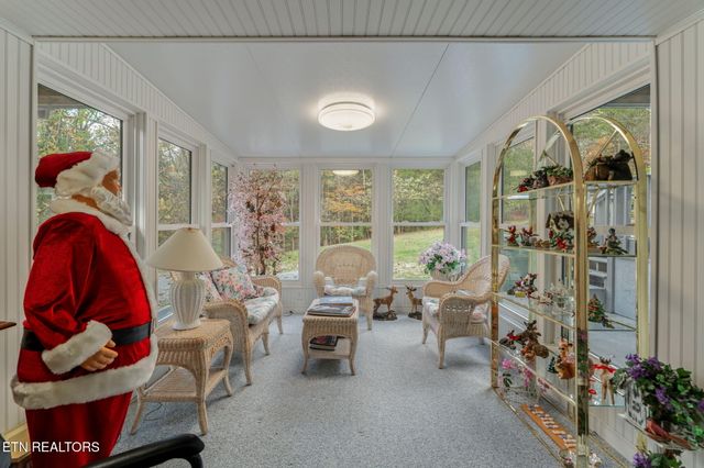 668 Raccoon Valley Rd, Maynardville, TN 37807