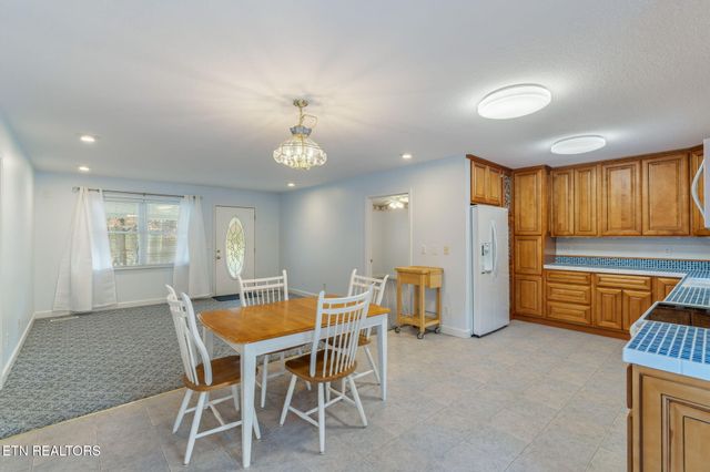 668 Raccoon Valley Rd, Maynardville, TN 37807