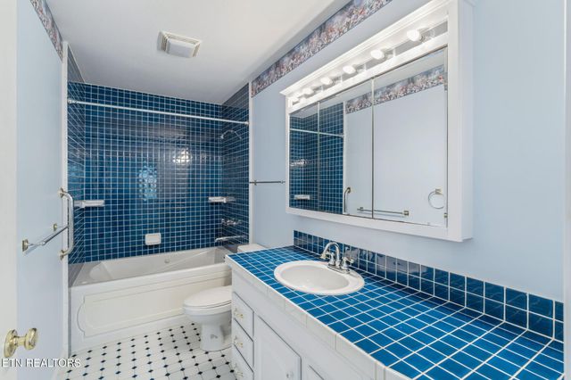 668 Raccoon Valley Rd, Maynardville, TN 37807