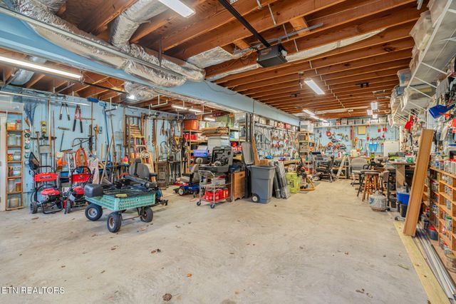 668 Raccoon Valley Rd, Maynardville, TN 37807