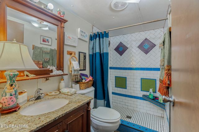 668 Raccoon Valley Rd, Maynardville, TN 37807