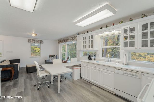 668 Raccoon Valley Rd, Maynardville, TN 37807