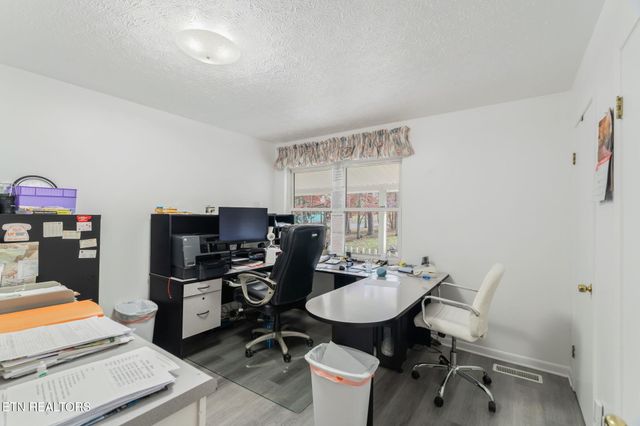 668 Raccoon Valley Rd, Maynardville, TN 37807