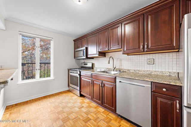 283 Spring Street 1C, Red Bank, NJ 07701