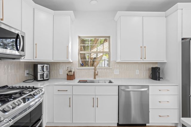 446 N County Road 1050 E, Indianapolis, IN 46234