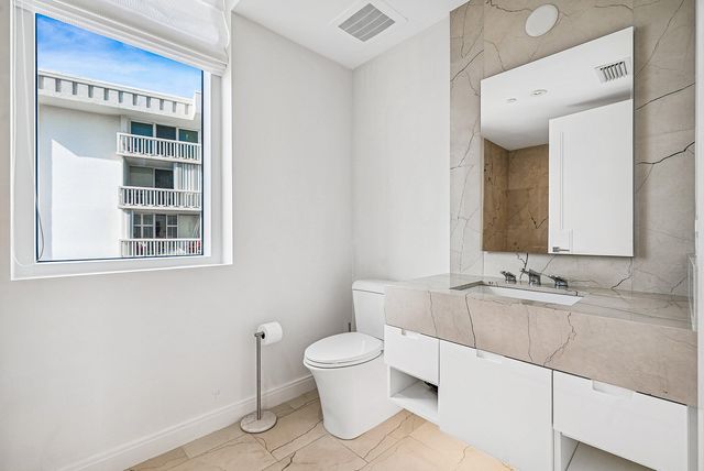 3550 S Ocean Boulevard 5e, South Palm Beach, FL 33480