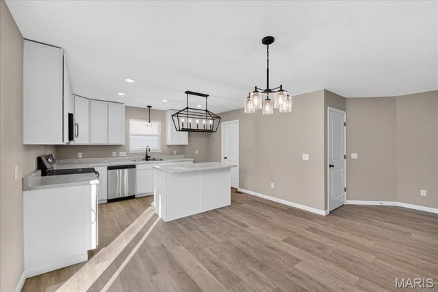 10 Wild Ridge Manor Court, Florissant, MO 63033