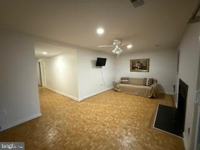 11598 OVERLEIGH DR, Woodbridge, VA 22192