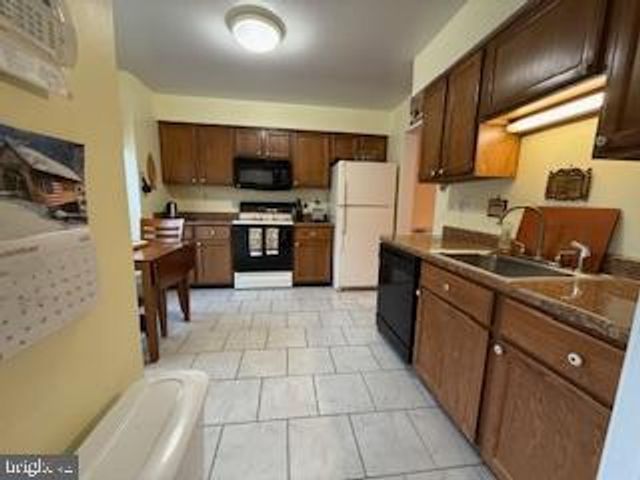 11598 OVERLEIGH DR, Woodbridge, VA 22192