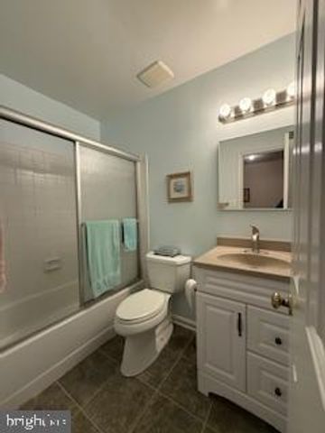 11598 OVERLEIGH DR, Woodbridge, VA 22192