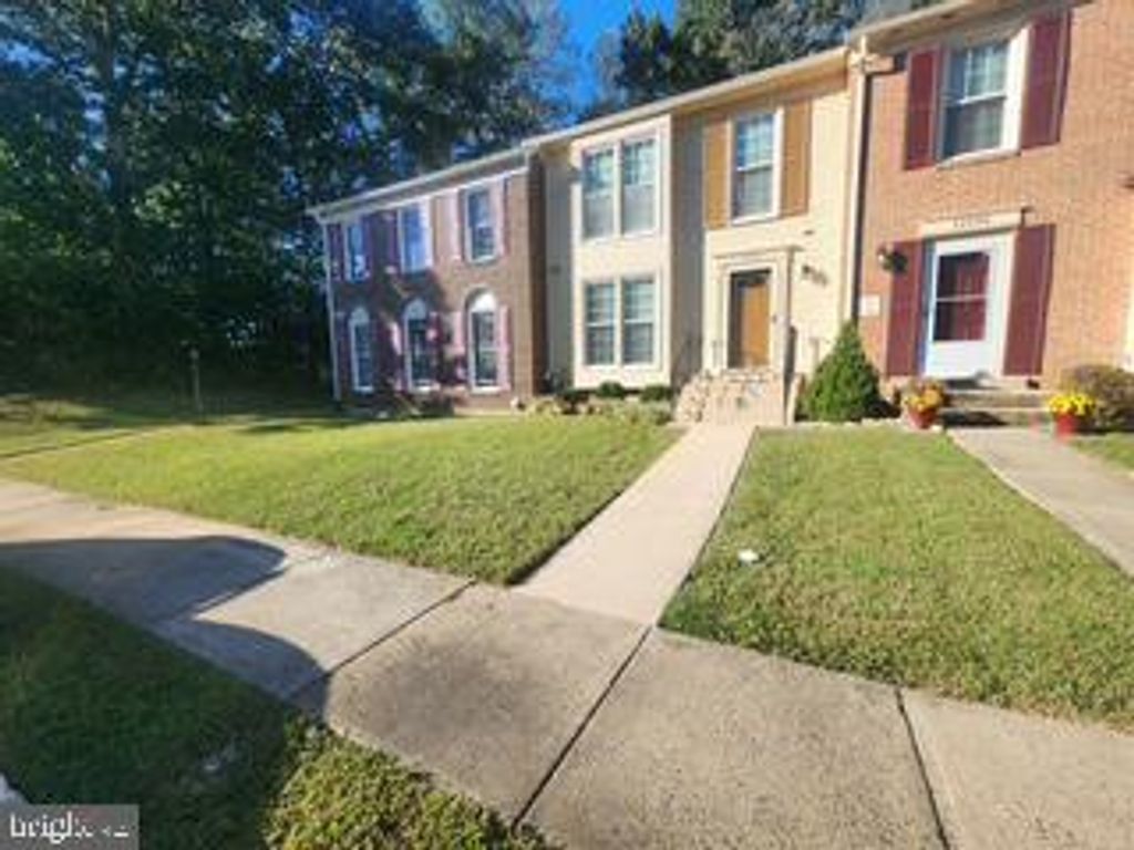 11598 OVERLEIGH DR, Woodbridge, VA 22192