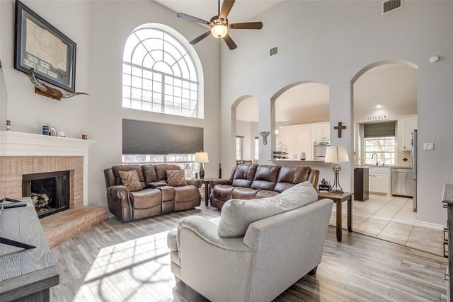 5366 Desert Falls Drive, Fort Worth, TX 76137