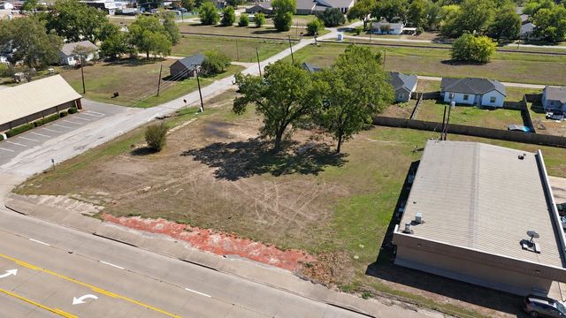 305 NW 2nd Street, Kerens, TX 75144