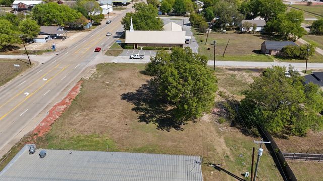 305 NW 2nd Street, Kerens, TX 75144