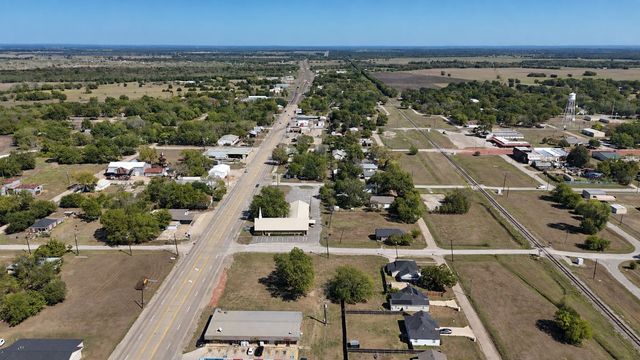 305 NW 2nd Street, Kerens, TX 75144