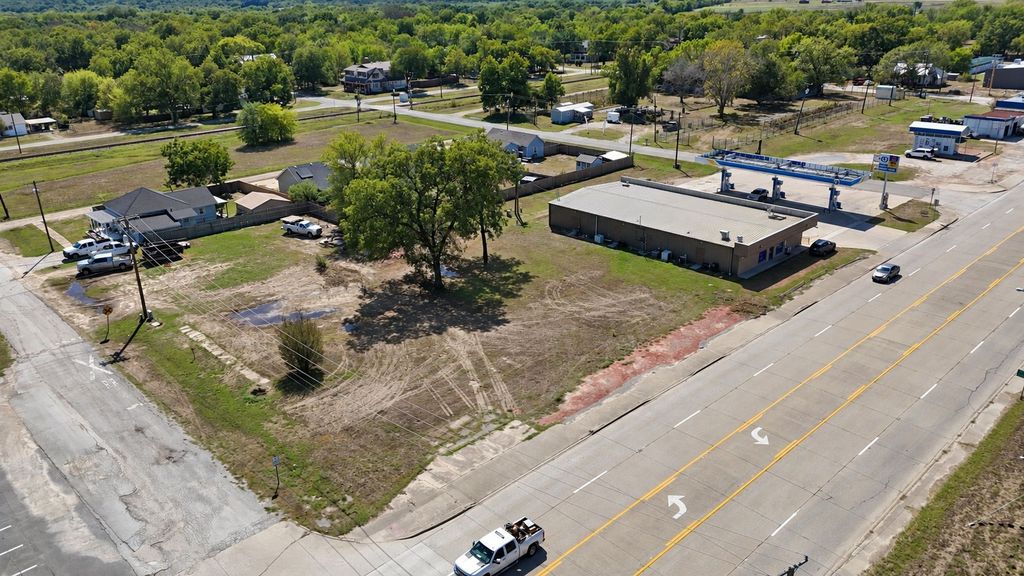 305 NW 2nd Street, Kerens, TX 75144