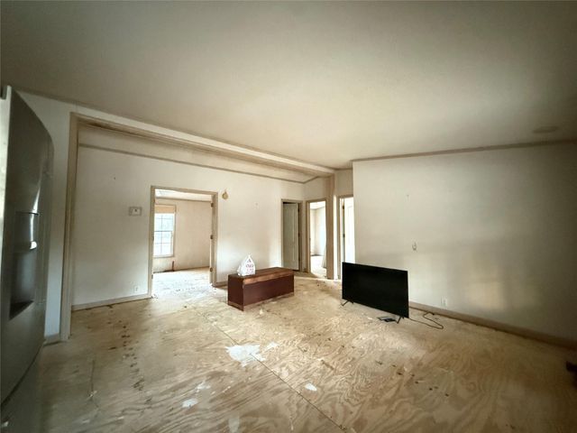 669 County Road 1245, Warren, TX 77664