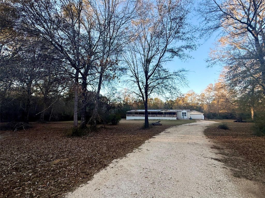 669 County Road 1245, Warren, TX 77664