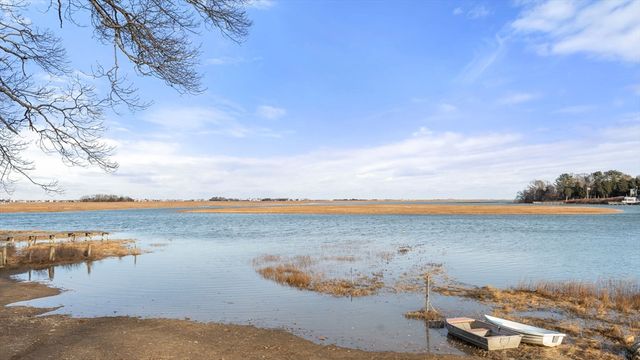 68 Abrams Hill Rd, Duxbury, MA 02332