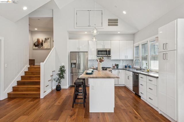 3424 Richmond Blvd, Oakland, CA 94611