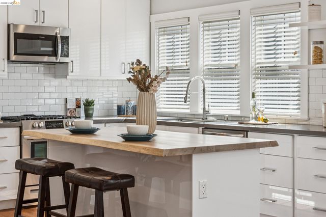 3424 Richmond Blvd, Oakland, CA 94611