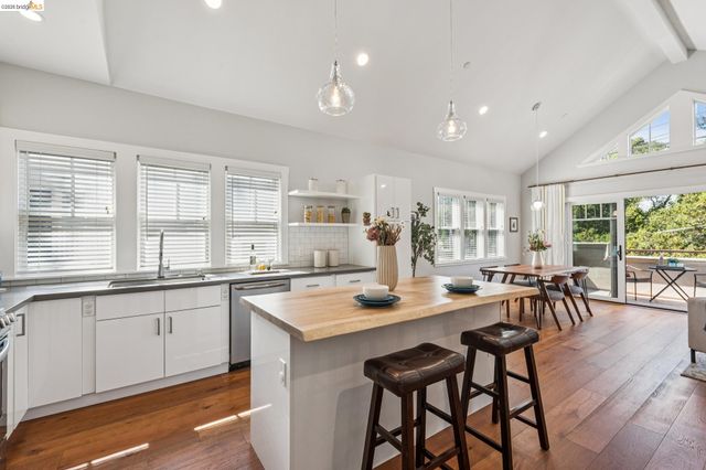 3424 Richmond Blvd, Oakland, CA 94611