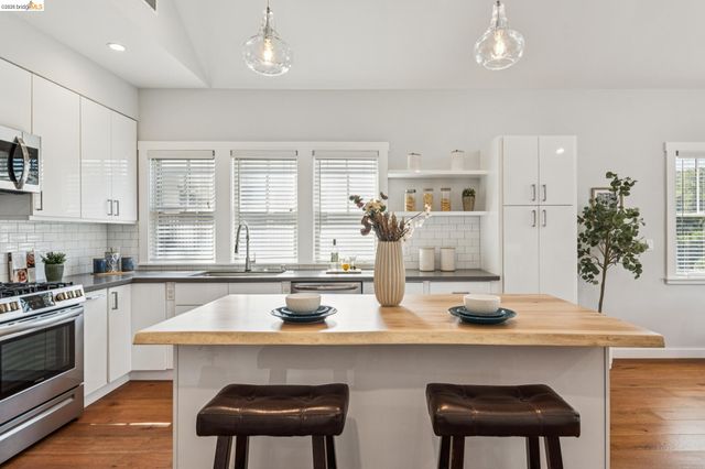 3424 Richmond Blvd, Oakland, CA 94611