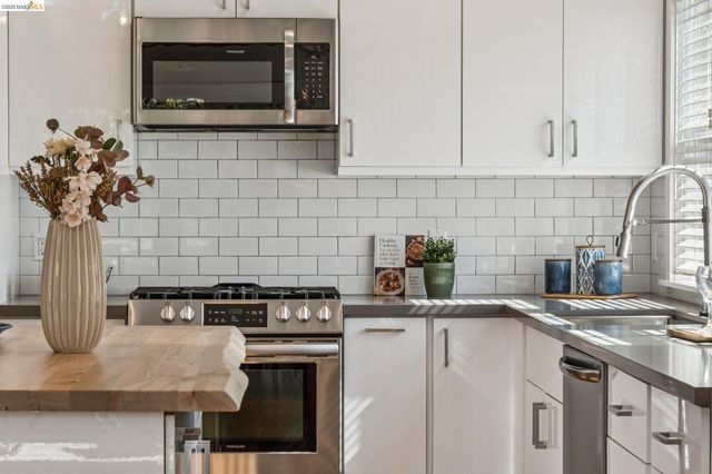 3424 Richmond Blvd, Oakland, CA 94611